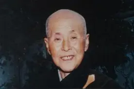 中国一座女性肉身佛像，坐化数十年肉身不腐，吸引众多人来观赏图片