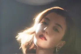 外表文静柔弱，骨子里却是个特立独行的强女子图片