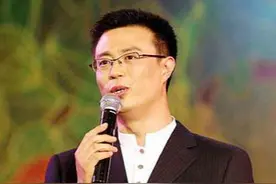 前央视主持人白燕升，结婚9个月妻子不幸瘫痪，今52岁儿女双全图片