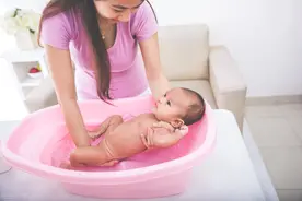 牢牢掌握这三点，再也不犯愁如何给宝宝洗澡，宝宝更健康图片