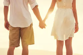 评价任然的《无人之岛》的曲风图片