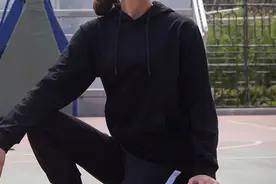 篮球人都爱的卫衣！单穿和内搭都可以，黑白2种颜色可选图片
