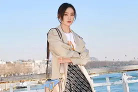 陈数也忍不住穿起了风衣，单穿或当外套都惊艳，气质好得让人羡慕图片