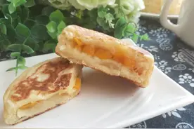 芝士还能这样用，做出来的小饼比西点还香！我家隔段时间就做一次图片