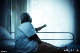 丈夫不幸离世，六旬阿姨伤心不已：每天前胸后背疼痛，结果检查显示伤“心”过度图片