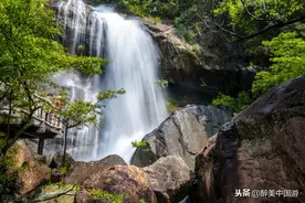 探访白水寨胜景，近赏瀑布飞瀑的磅礴气势，感受天南第一梯之奇观图片