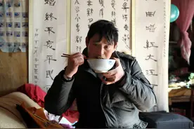 朱之文丑书一字值五万，专家：看来堂堂书法家还不如一个文盲图片