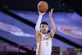 CBA上赛季本土球员三分球总数前十名图片