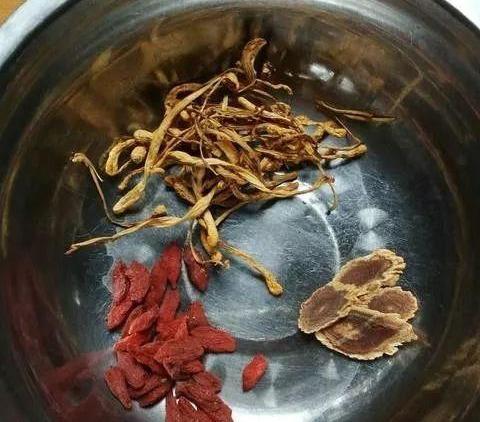 花胶花旗参鸡汤的做法 2026年花胶花旗参煲鸡