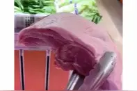 为啥卖肉摊儿的灯都是红色？很多人吃了一辈子的肉，不知道这8件事图片
