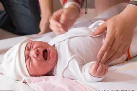 孩子睡眠不好、多汗、易惊、枕秃等…是不是缺钙？图片