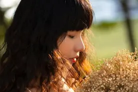 婆婆怂恿老公卖房帮小叔子还债，不卖就离婚，儿媳：那就离吧图片