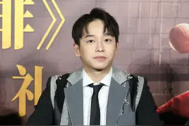 接不到吻戏的彭昱畅终于有女朋友了！图片