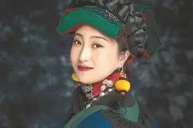 我州籍彝族女歌手登央视舞台图片