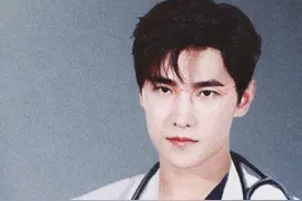 杨洋为抗疫新剧深入医院学习！穿白大褂将出演医生形象太深入人心图片