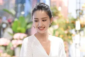 完美关系：“傻白甜”不适合佟丽娅，温柔小女人才是她的范图片
