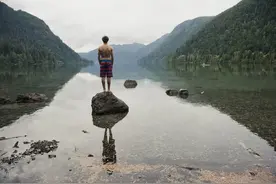 小说：我有一个秘密，我能分裂出另一个我图片