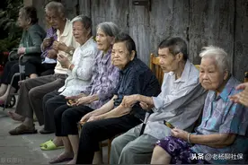居民养老改为职工养老，需要注意三个细节，否则多交少得不划算图片