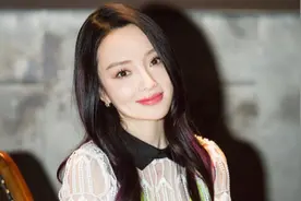 李小璐又现“心机”穿搭，荧光绿吊带连衣裙外面罩薄纱，打扮惹眼图片
