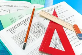 一道中考数学压轴题，求周长最小值和面积，教材中基本模型的变式图片