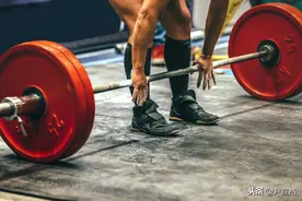 你还在使用「直杆」进行硬拉吗？原来「六角杆」的好处这么多图片