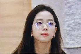 JISOO欧尼的眼镜杀，我觉得我又可以了图片
