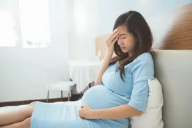 孕晚期腹胀难受怎么办？孕妇学会这5个妙招，孕期舒适又睡得好图片