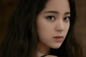 奔跑吧收官期录制,蔡徐坤穿水手服,欧阳娜娜吴宣仪同框，力压baby图片