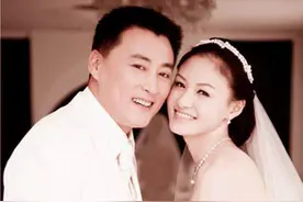 著名演员刘小锋：妻子比我小16岁，放弃事业成就我图片