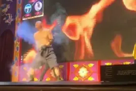 哈尔滨禁燃烟花爆竹！二人转演员在裤裆点燃100响鞭炮被抓图片