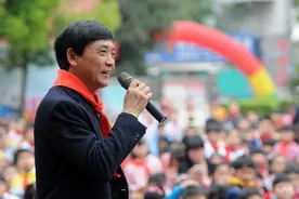 青春期的孩子需要哄着长大？图片