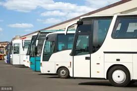 石家庄已恢复省市际长途客运班线97条，“点对点”“站到站”发车，中途不上下乘客图片