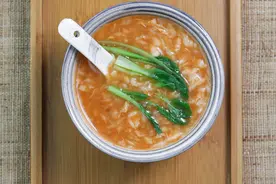 西红柿鸡蛋疙瘩汤，养胃好消化，家常快手美食，营养美味做法简单图片