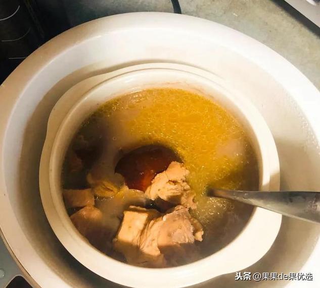 花胶榴莲煲鸡汤上火 2026年花胶榴莲煲鸡汤上火还是下火