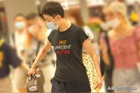 曾轶可寸头造型现身机场，曾大闹机场沉寂一年，今强势回归背景硬图片