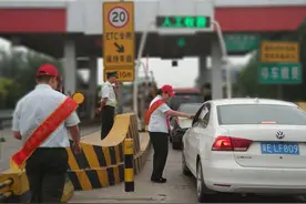 全国收费公路免费通行，ETC用户有必要拔卡吗？为什么？图片