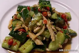 天热没食欲，来一盘凉拌黄瓜，脆嫩爽口，开胃又下饭图片