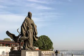 诗豪刘禹锡写秋天，短短二十八字一扫秋日悲凉，读来使人豪情万丈图片