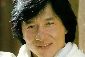 成龙回安徽认祖归宗，到同父异母的哥哥家，只停留10分钟便走了图片