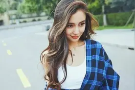 杨幂产后5天变辣妈，竟是因为骨骼清奇？这份减脂攻略请藏好图片
