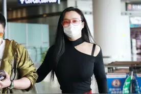 独家街拍：拳王娇妻冉莹颖机场造型夸张 复古时髦！图片