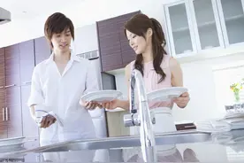 小说：怕婚后受委屈，我花100万买房买车，没过两年还是出了问题图片