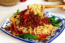 生椒牛肉面简单新做法 臊子不用炒 保证肉嫩汤鲜不油腻图片