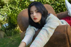 终于懂杨超越说的吃胖再减肥了，进入工作状态立马瘦成一道闪电图片