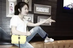 怎么向不认识的小姐姐要微信，只需一句话！图片