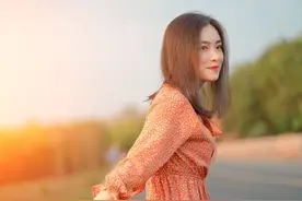 微信上，女人发这“四个字”给你，就是想你了，男人别不懂图片