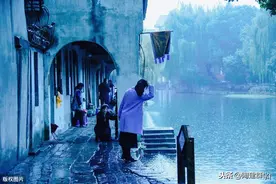 为你读诗解诗（七）：《下雨的时候》图片