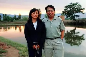 12岁少女拜师学画，老师苦等13年后娶她，为她画人体一幅卖3450万图片