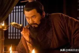 曹操攻打荆州，刘备为何要带着10万百姓逃亡？看完这3个原因懂了图片