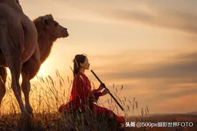 鲜衣怒马，女侠客仗剑走天涯，意气素霓生图片